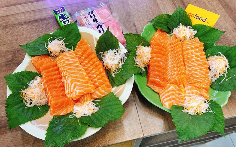 Hai đĩa Sashimi cá hồi Nauy tươi rói được Gofood set up